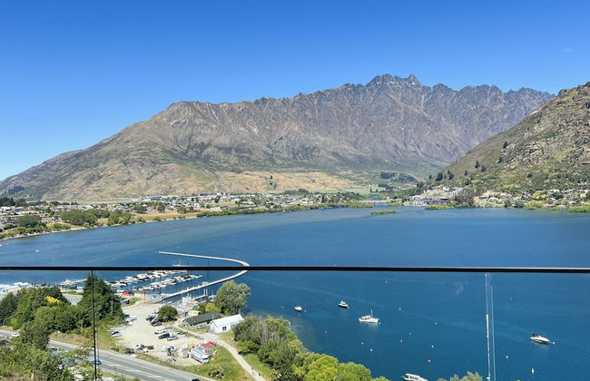 Stunning Lakeview QT Holiday House - Foto 41