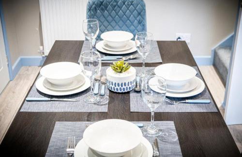 MK 2-Bedroom Contractor's Gem, 5 beds, sleeps 6, free parking - Foto 10