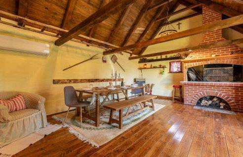 Nice Home In Udbina With House A Panoramic View - Photo 23