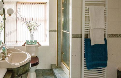 Middle Lodge - Photo 11