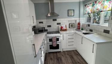 Spacious 3 bed garden & parking - Foto 4