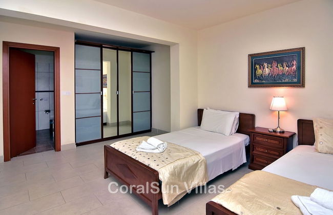 Amazing Luxury Villa, Enormous Heated Pool Jacuzzi, Gym, Games Room In Paphos, - Foto 11