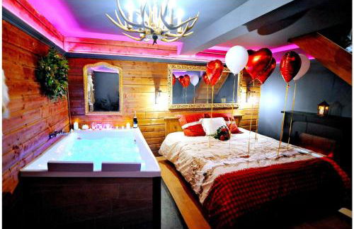Le Chalet romantique, SPA XXL, 5 min centre ville, Écran cinéma, Lit king size, cascade d'eau - Foto 1