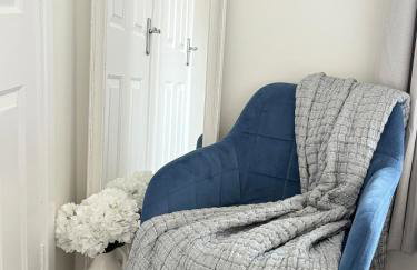 Modern & comfy 4 bedrooms Corby house free parking - Foto 3