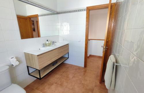 Villa Valperal, piscina climatizada aire acondicionado posición estratégica!! - Photo 40