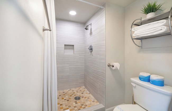 Cozy Studios at Aloha Surf Close to Waikiki Beach - Photo 65