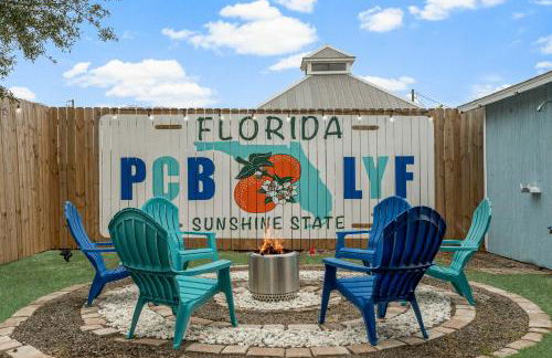 March Sale! Walk to Beach - Large Private Yard - Fire Pit - Dog Friendly - Foto 1