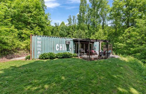 Unique Dover Accommodation with a Hot Tub Perfect for Glamping in Ohio - Foto 1