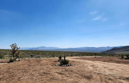 Stunning Tiny House with Picnic Space, Barbecue and Fire Pit in Meadview, Arizona - Foto 38