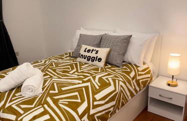 Vauxhall, river Thames, Big Ben Retreat, Central London family Stay - Photo 2