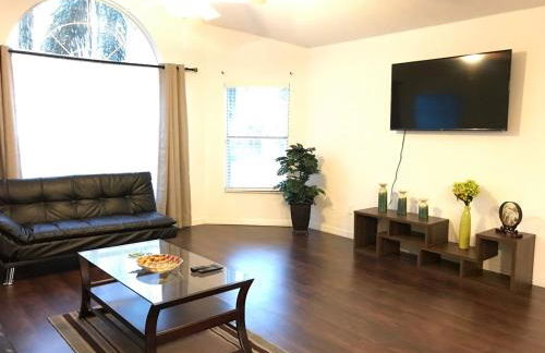10min to Disney parks new condo free wifi & pool - Foto 28