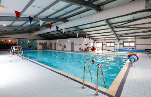 Space for 8, by the Beach with Pool and Entertainment - Foto 22