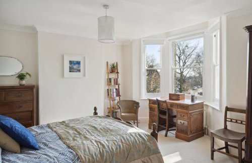 Beautiful Victorian Home on Peaceful Green Square - Foto 3