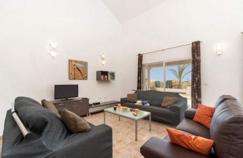 Villa Fresno by Villa Plus - Photo 22