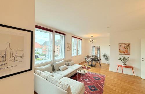 New-three room-Entire Apartment with two Balconies & Garage, Central-Fast Access to City Center - Barmbek -Stadtpark - Foto 16