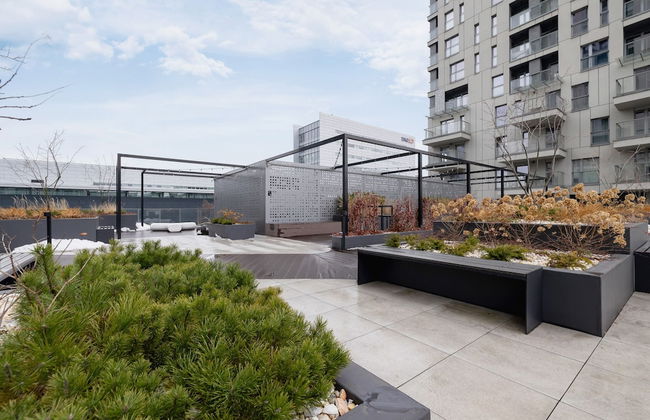 Apartment With Large Balcony by Renters - Photo 54