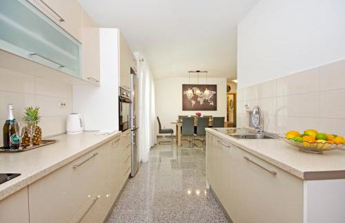 Luxurious, modern and spacious apartment with terraces - Foto 17