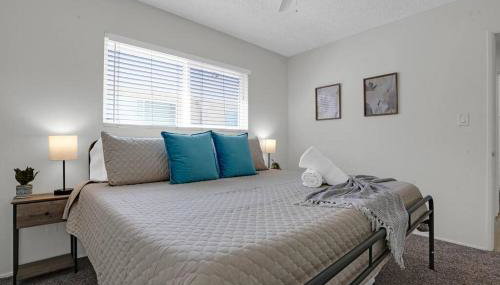 6th Haven, Arcade, King Bed, Games, 1 Mile to Beaches - Foto 2