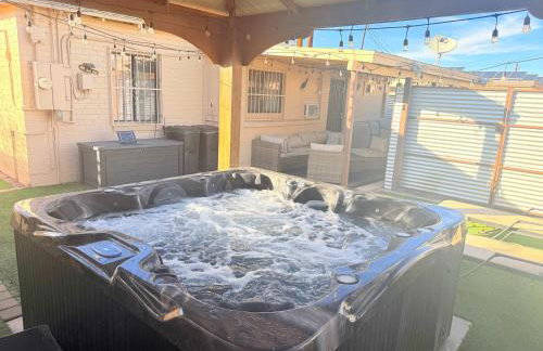 Mins from the UofA & Downtown 4BR 2BA Entire Home - Foto 1