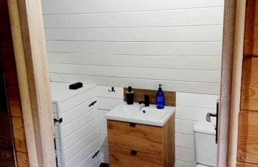 Chatka pod lasem - Foto 2