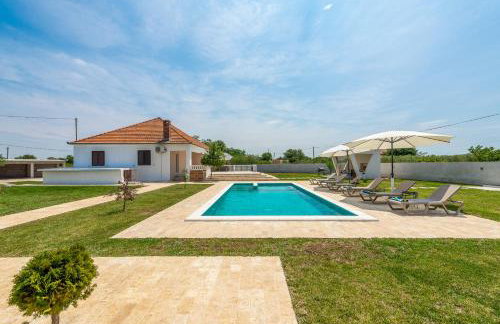 S&I Peaceful Holiday Home With Pool & Jacuzzi - Foto 51