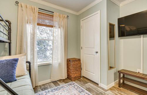 Near Trails and VAST Access! Modern Burke Home Base - Foto 19