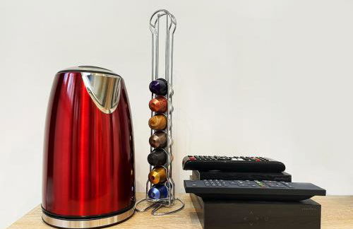 HOMEY TINY - Chambre privée - Située en Hyper-centre - Disney Plus et Wifi inclus - Sans SDB - Proche de Genève et des transports en commun - Foto 10