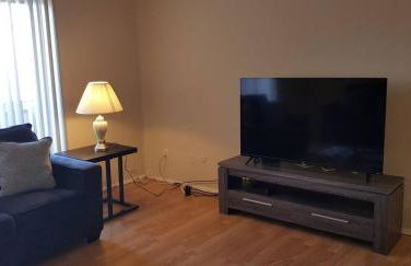 Large 2BR2BA Apartment Ideal for Long Stays - Foto 6