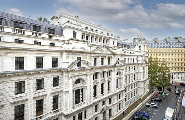 Historic Whitehall Flat in SW1 by Underthedoormat - Foto 17