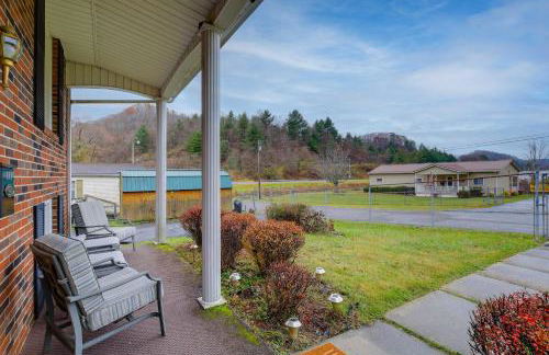 Bluefield Home with Covered Deck - Near Parks! - Foto 29