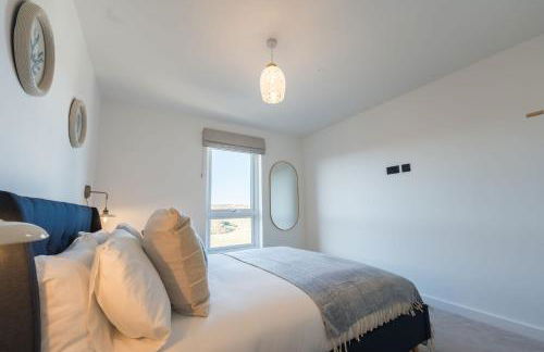 Gwel Y Mor Penthouse by Birch Stays New Home - Photo 36