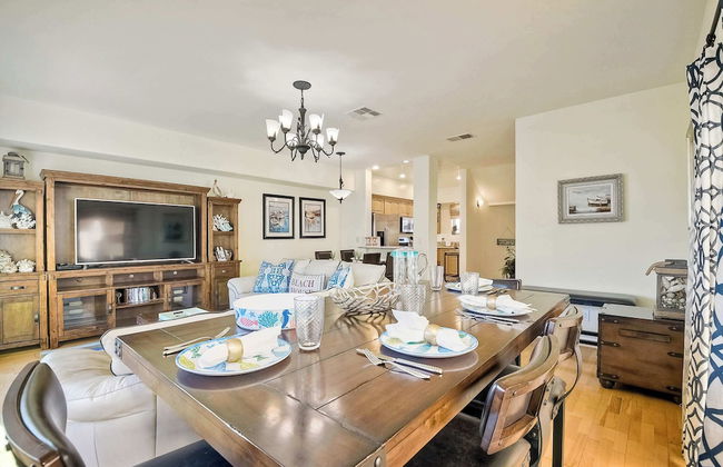 South Pacific Walk to Beach! - Foto 13