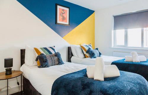 Cozy 3-Bed Retreat Near Manchester Airport Ideal for Families & Groups - Foto 4