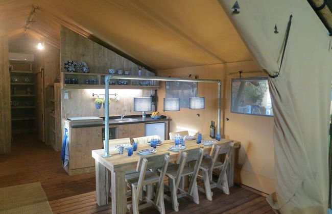 Lovely Tent with Kitchen & Bathroom Located near Pond - Photo 3