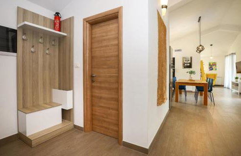 Beautiful Home In Kunj With Wifi - Photo 37