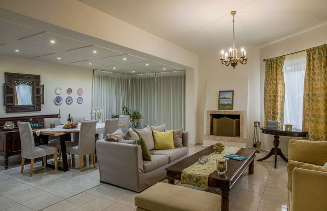 Villa Armi Large Private Pool Walk to Beach Sea Views A C Wifi Eco-friendly - 2809 - Foto 7