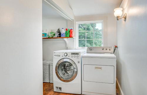 Historic Farmhouse Near Mountains and Colleges! - Foto 29