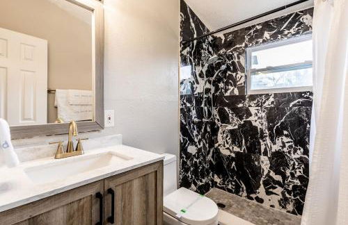 Light & Cozy Oasis with Private Pool and Hot Tub - Foto 41