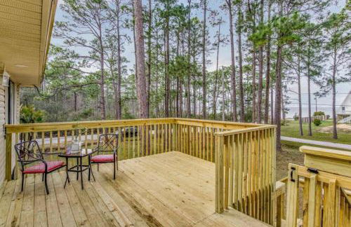 Woodsy Retreat, steps to Bay - Hot tub! - Foto 15