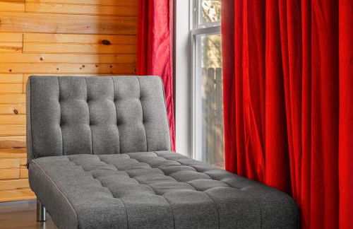 Cozy 4BR Home Pet Friendly Large Yard & Patio - Foto 29