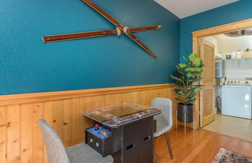 2 Cabins ~ Sleeps 22 ~ 100 Feet Apart ~ Ski in out - Foto 51