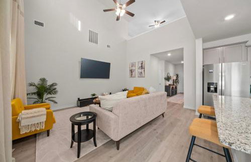 Luxurious 4-Bed Home with Pool Table & Nearby Pool - Foto 9