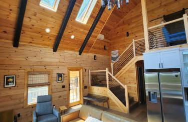 Modern Mountaintop Log Home with Amazing Views! - Foto 11