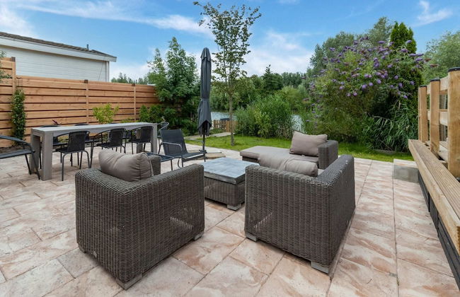 Idyllic Holiday Home in Ooltgensplaat on the Water - Foto 24