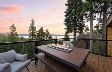 Lake View, Firepit, Game Room Remodeled Lake Tahoe Luxury Cabin by Avantstay - Foto 6