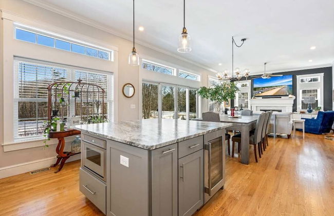 Golf-front Personal Arcade Hot tub Outdoor Kitchen - Photo 42