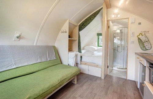 Finest Retreats - Barebones Glamping - Photo 9