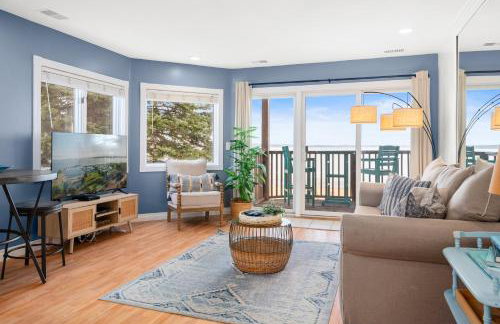 Beach Bliss 211 Balcony Water Views Beach Downtown - Photo 1