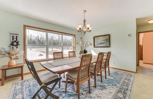 Lakefront Home with Yard and Views in Cheboygan! - Foto 5