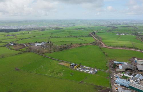 Alton Villa, Sleeps 12, Great for Families, Undercover Hotub & Games Room - Foto 26